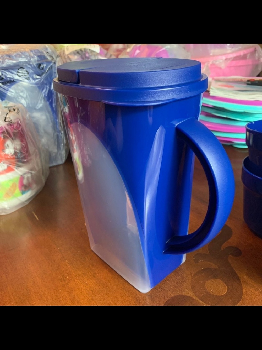 Tupperware Outdoor Dining Pitcher - Picture 6 of 7